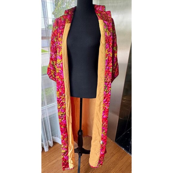 Vintage 1970s robe, hot pink, emerald, orange floral, quilted, tulip bell sleeve - Picture 9 of 10